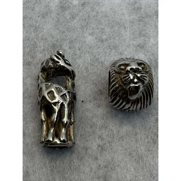 Authentic Trollbeads Giraffe Charm with lion - Picture 1 of 7
